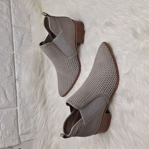 DONALD PLINER Grey Mesh Pointed Toe Darla Ankle Booties